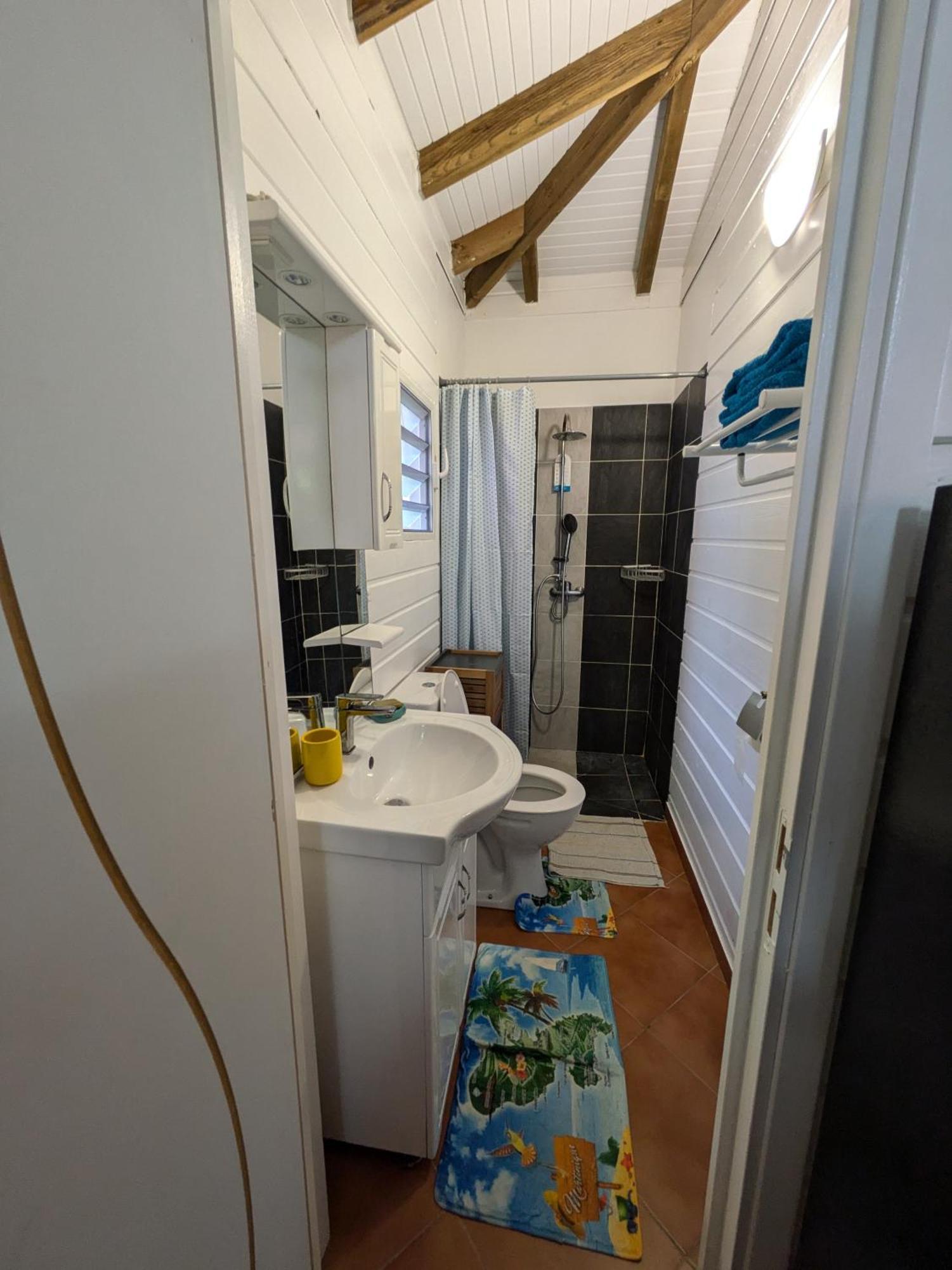 Le Marin - Bungalow Classe 3 Etoiles Tb Equipe & Confortable - Escapade En Couple - Paisible & En Toute Discretion - Wi-Fi - Climatisation - Calme & Serenite - Plages Du Sud, Centre De Carenage & Marina Du Marin Proche En Voiture - Acheminement Sur D Kültér fotó